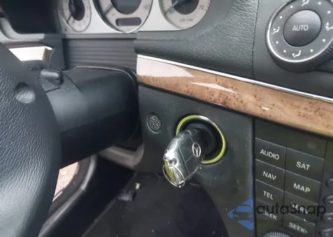 2008 Mercedes-Benz E 550 из США, поврежденный, VIN WDBUF72X68B200477